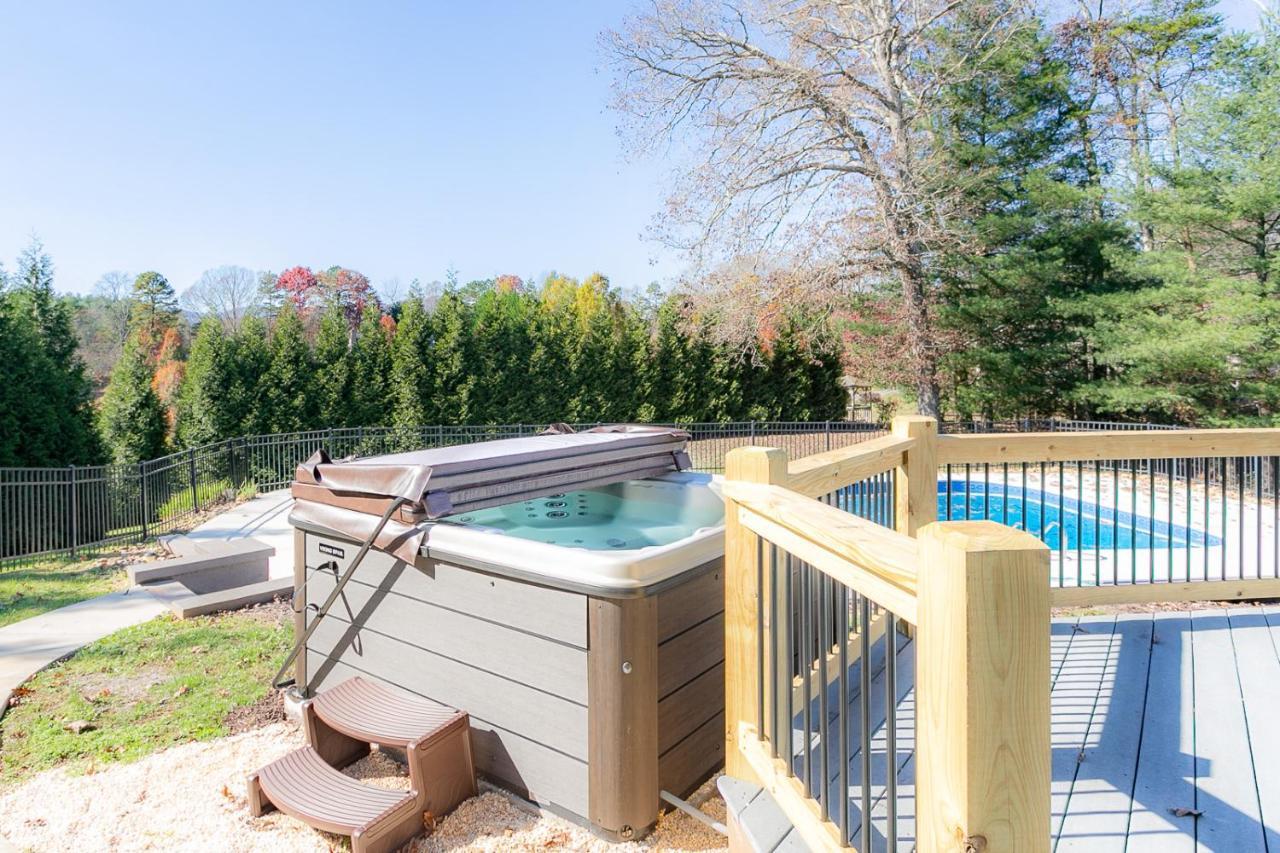 Luxurious House With Pool Near Asheville By Mighty Tree Properties Leicester المظهر الخارجي الصورة