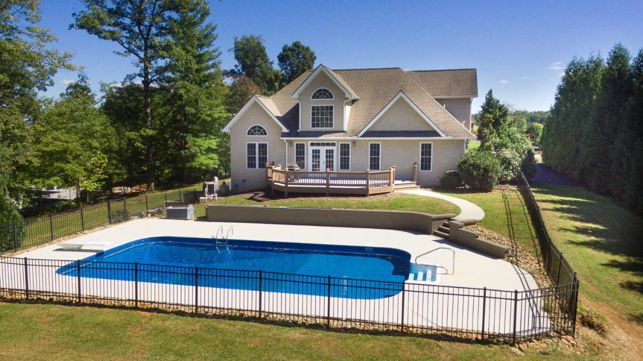 Luxurious House With Pool Near Asheville By Mighty Tree Properties Leicester المظهر الخارجي الصورة